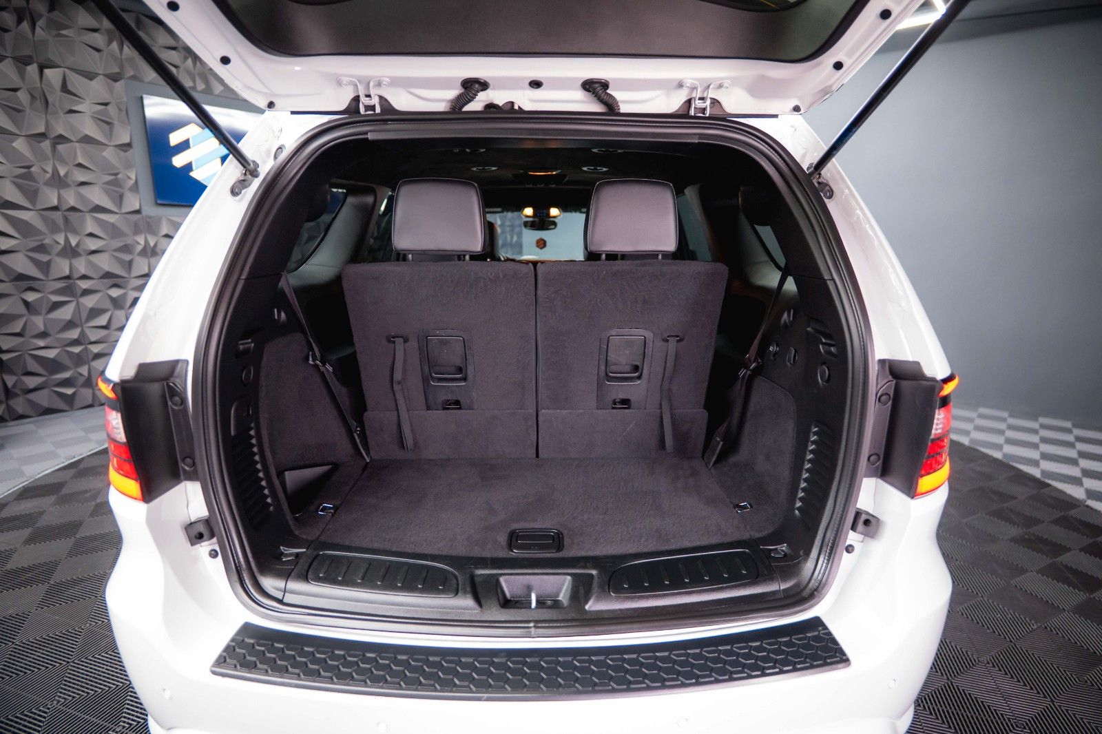 Fahrzeugabbildung Dodge Durango 5.7 V8 R/T  4x4 Night Paket *LED*1.Hand*