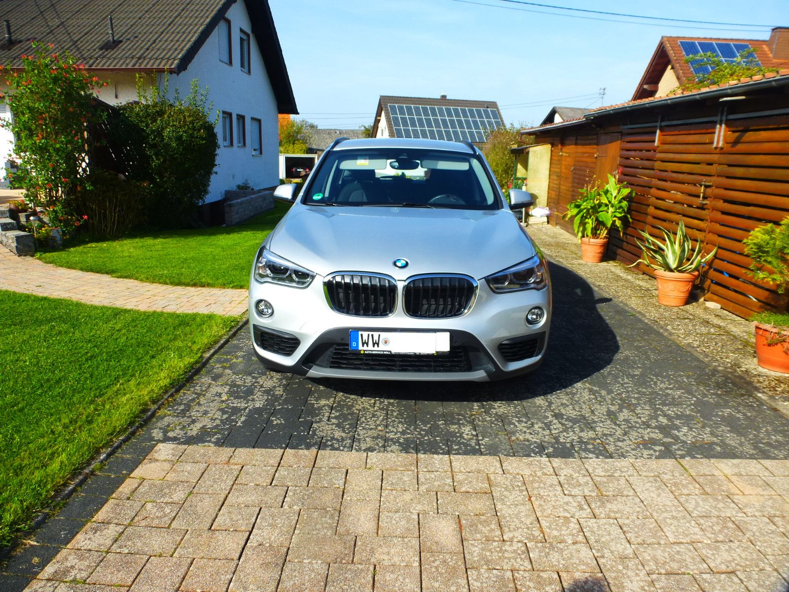 BMW X1 sDrive18i Automatik Anhängerkupplung 