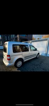 Volkswagen VW Caddy Rollstuhlrampe - gebrauchte VW Caddy aus dem Jahr 2007