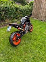 KTM Duke 890 R - KTM 890 DUKE R
