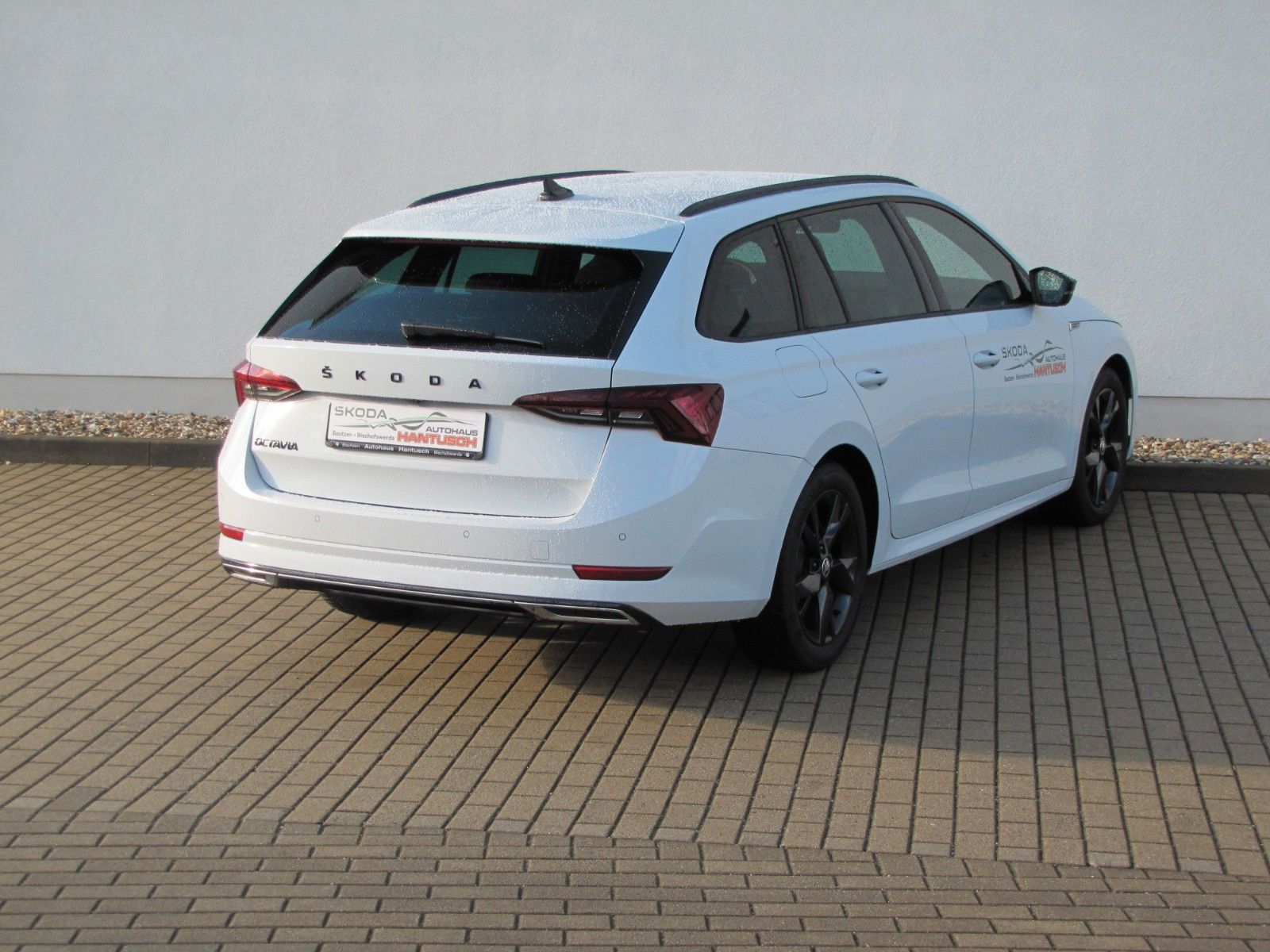 Fahrzeugabbildung SKODA Octavia Combi Sportline 2.0 TDI DSG