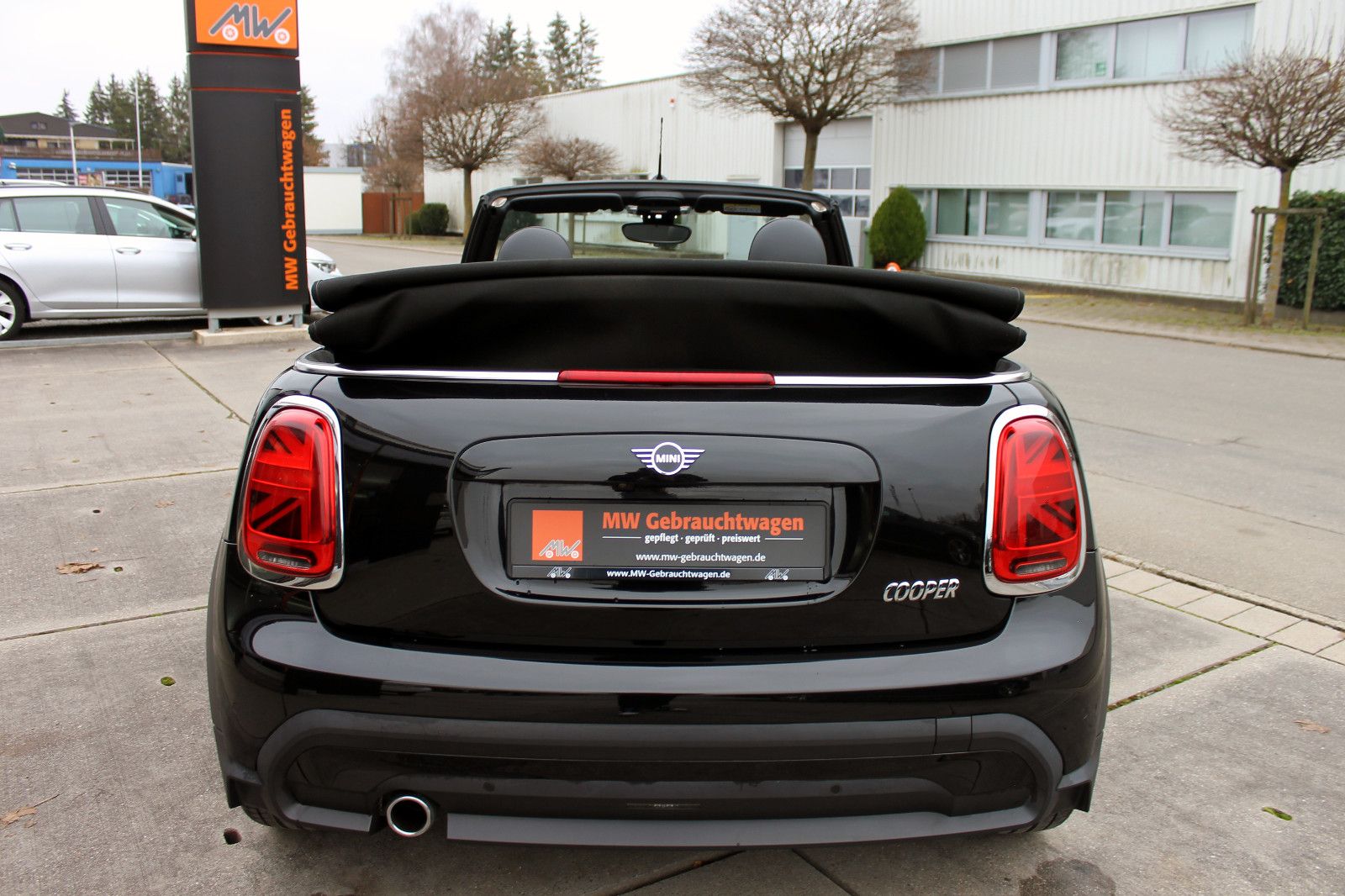 Fahrzeugabbildung MINI Cooper Cabrio Classic-Trim LED KAM PDC SHZ NAV