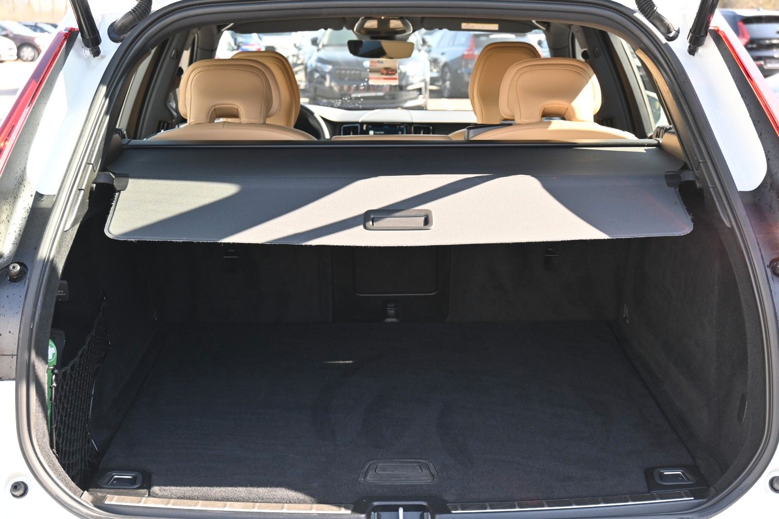 Fahrzeugabbildung Volvo XC60 B4 Plus Bright*LED*Google*STHZ*NAVI*AHK