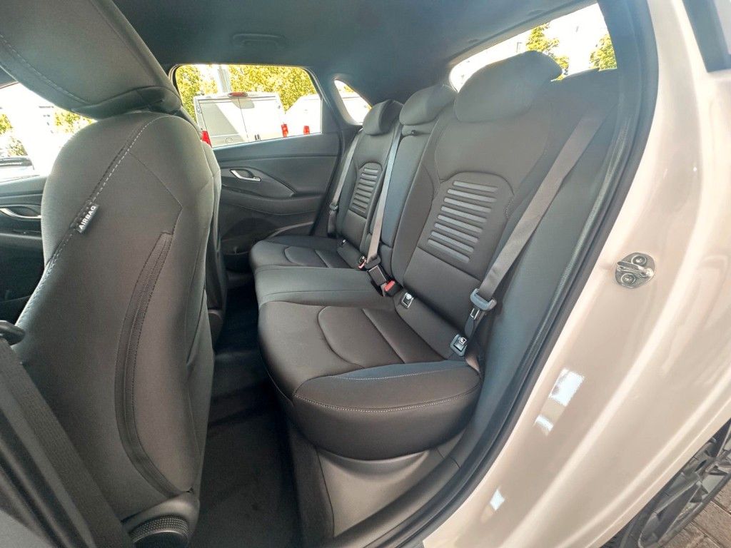Fahrzeugabbildung Hyundai i30 Advantage 1.0 T-GDI 100PS Navi/SHZ/Kamera