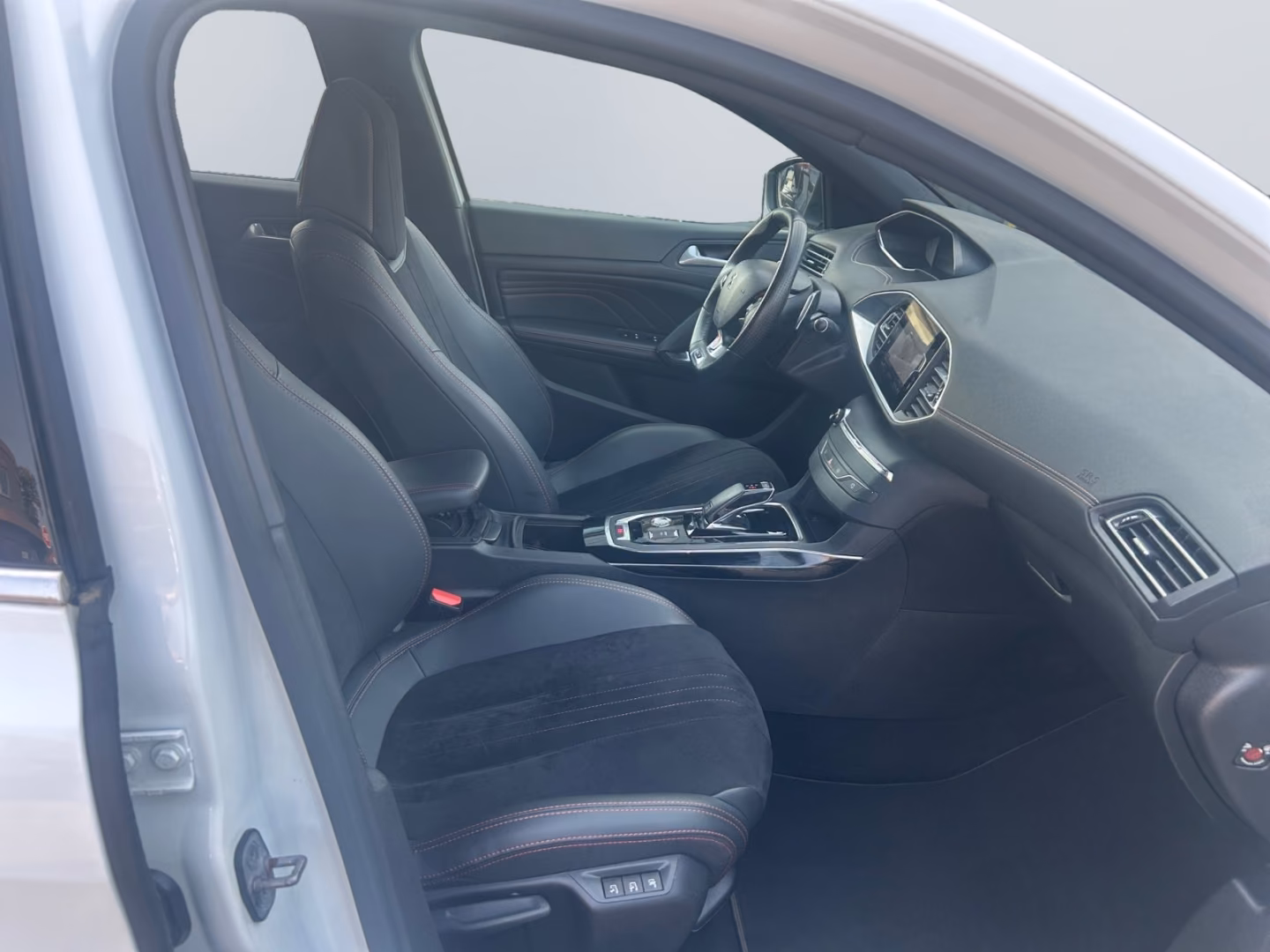 Peugeot 308 SW 1.5 BlueHDi 130 FAP GT *Pano*PDC*SHZ*