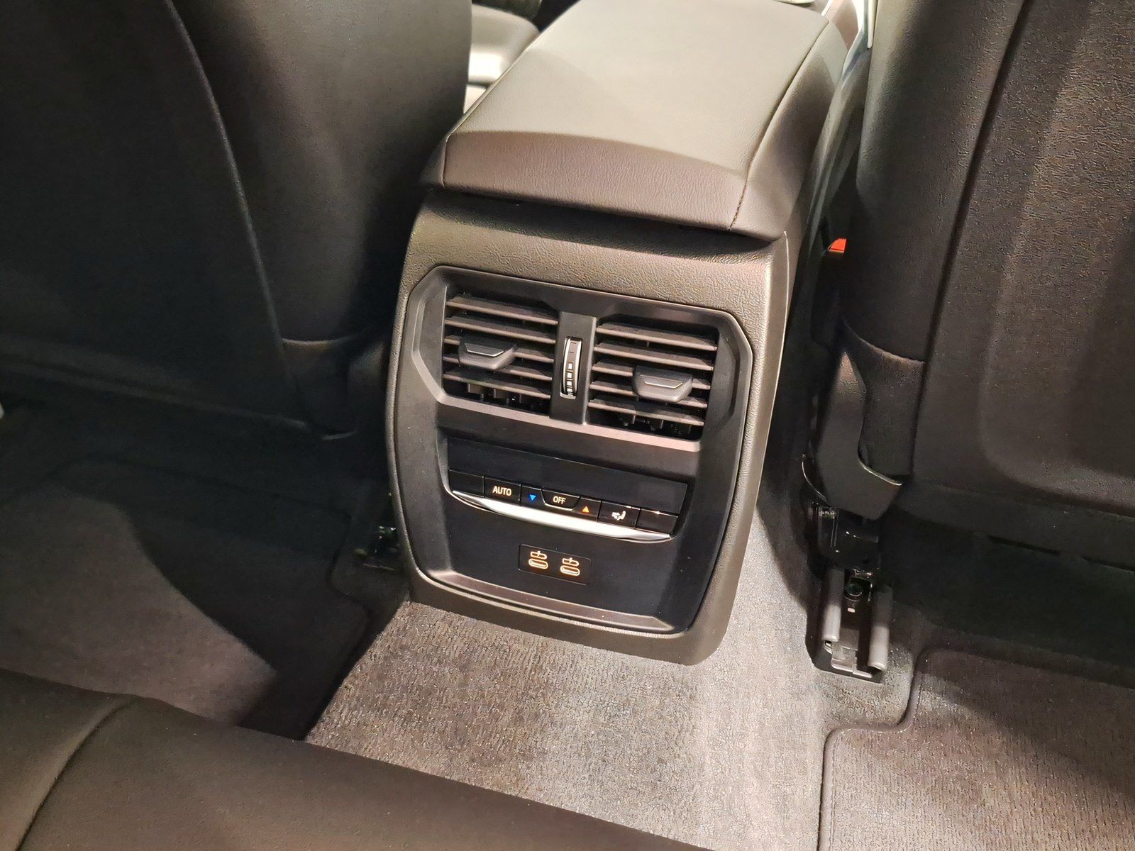 BMW 318d Limousine M Sport Navi Harman K Kamera foto 17