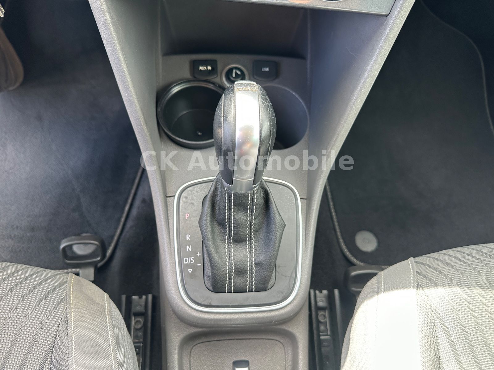 Fahrzeugabbildung Volkswagen Polo V Fresh 1.2 TSI DSG/Klimaanlage/SHZ/PDC