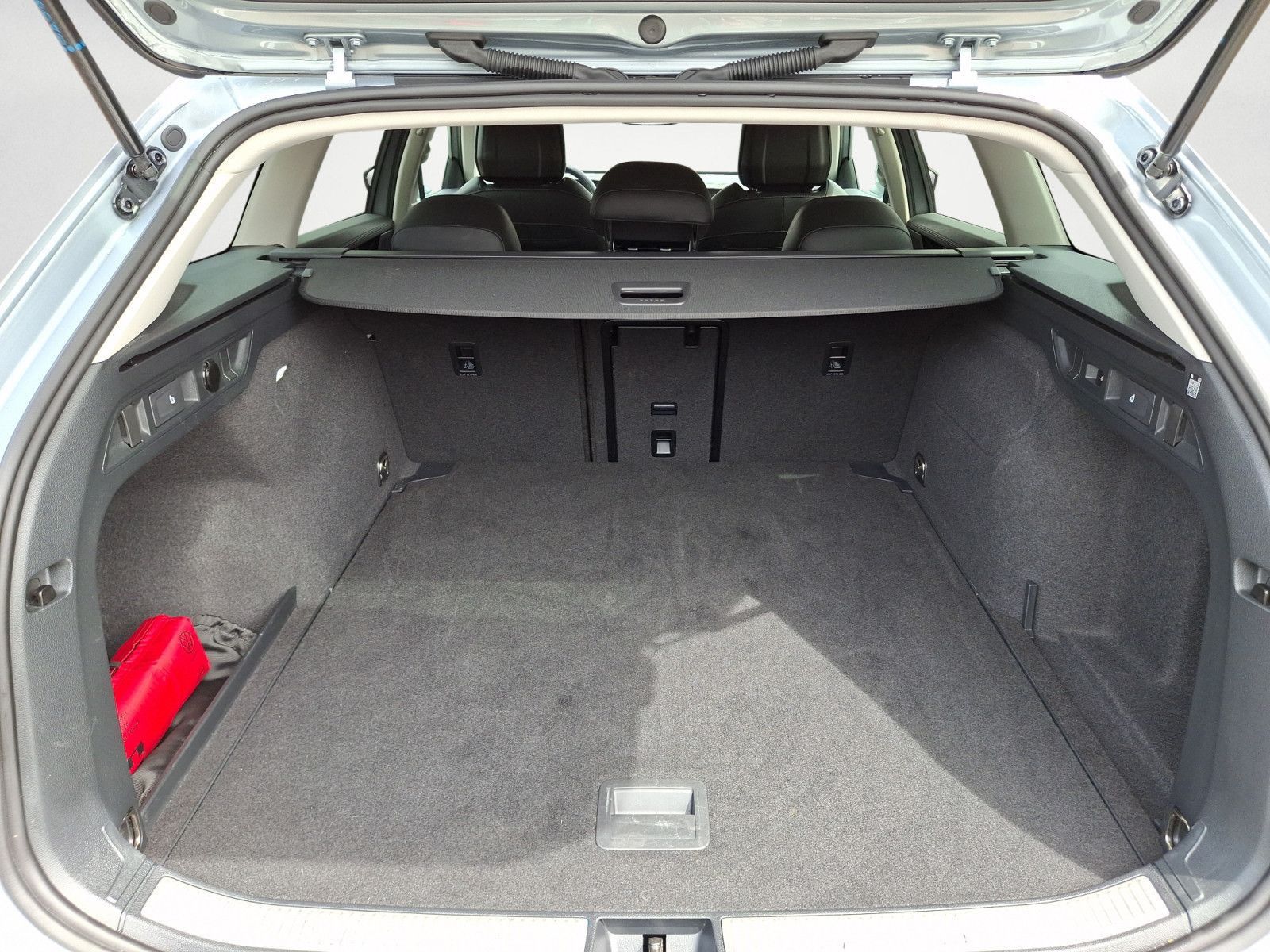 Volkswagen Passat Variant - Bild 13