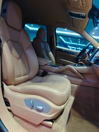 Porsche Cayenne - 8