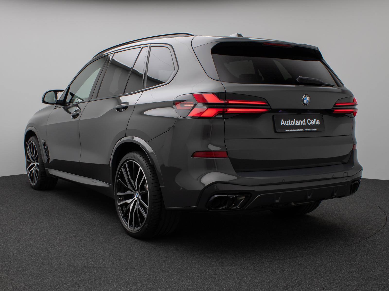 BMW X5 M60i 360° HUD H/K SoftCl Panorama Sky Lounge 