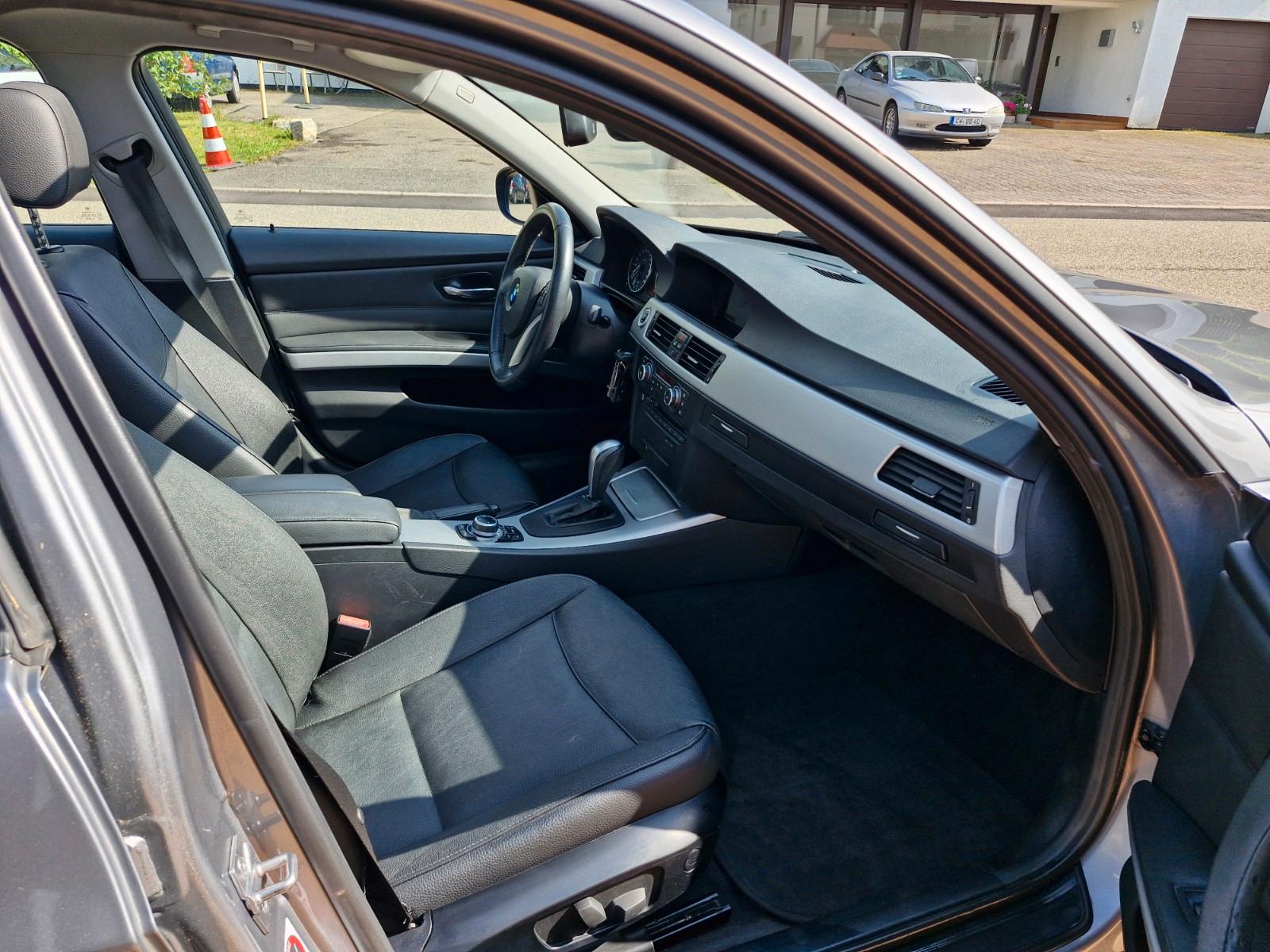 BMW 320 2011 — photo 9