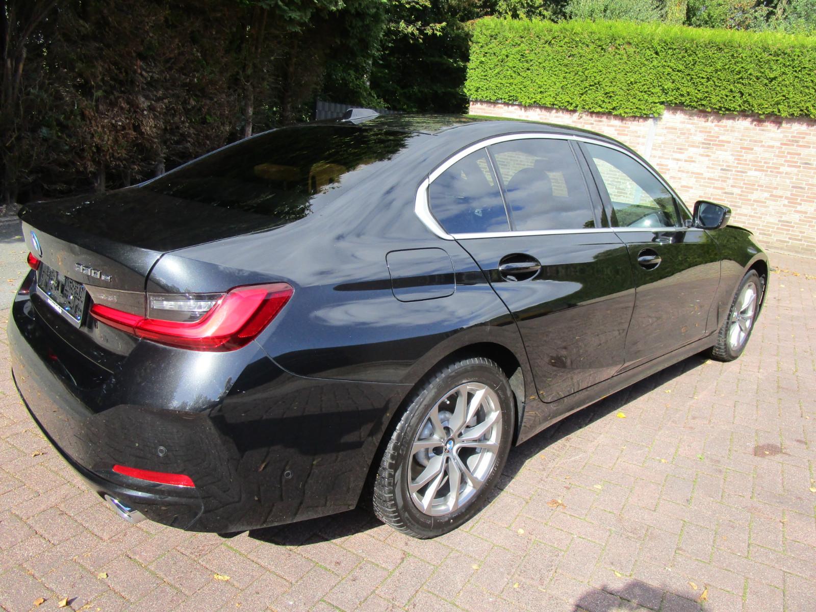 BMW 330e LIMOSINE SCHIEBEDACH HARMAN KARDON