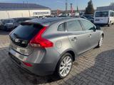 Volvo V40 Momentum - graue Volvo V40