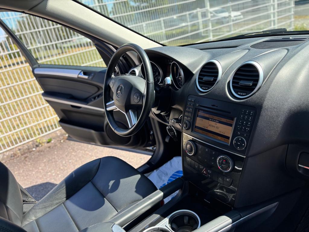 Mercedes-Benz ML 300