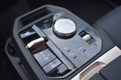 Fahrzeugabbildung BMW iX40 xDrive - MSportpaket *22"Laser*Essence Pkt*