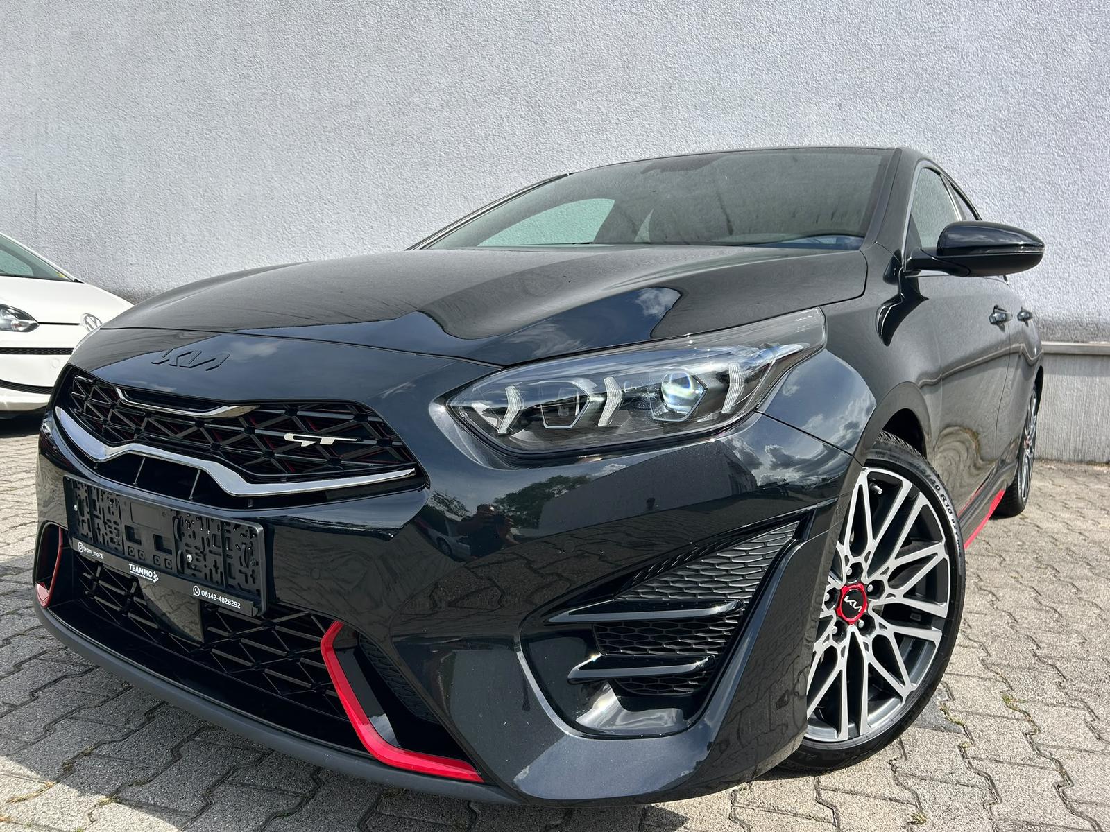 Kia Ceed GT 2.HD|AKPRAPOVIC|4xSHZ|KAMERA|18"|DIGITAL
