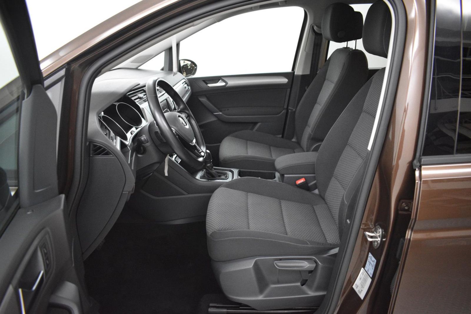VW Touran 1.4 TSI Comfort 7SI+NAVI+LED+SHZ+ACC+AHK+ - Image 18