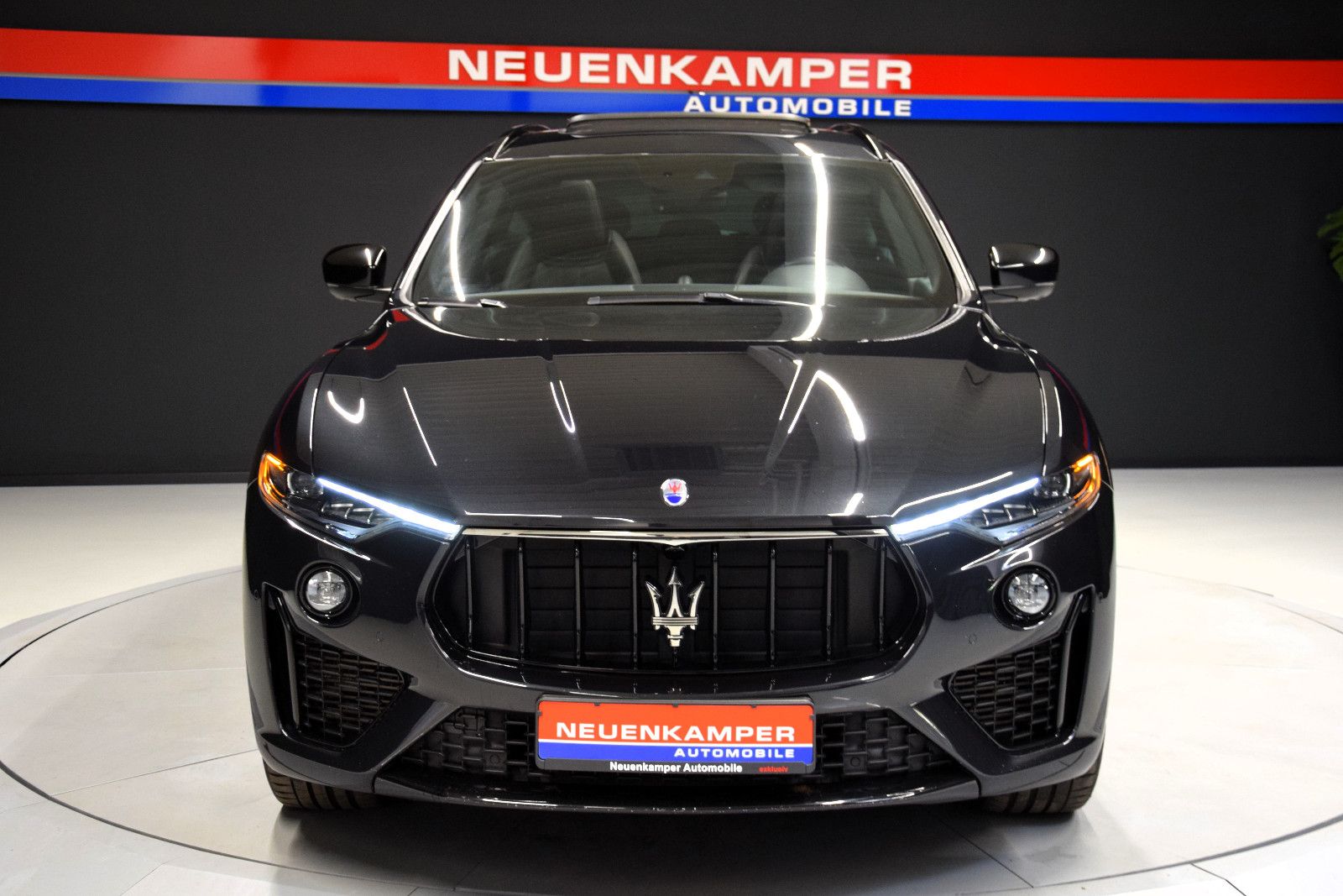 Fahrzeugabbildung Maserati Levante GranSport Pano Luft Trofeo Optik 21"