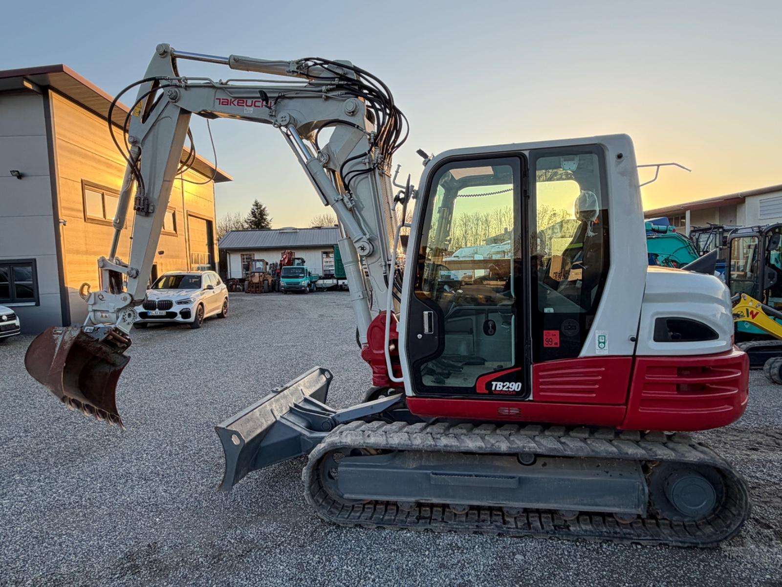 Takeuchi TB 290-2  Powertili  Werstelauslleger