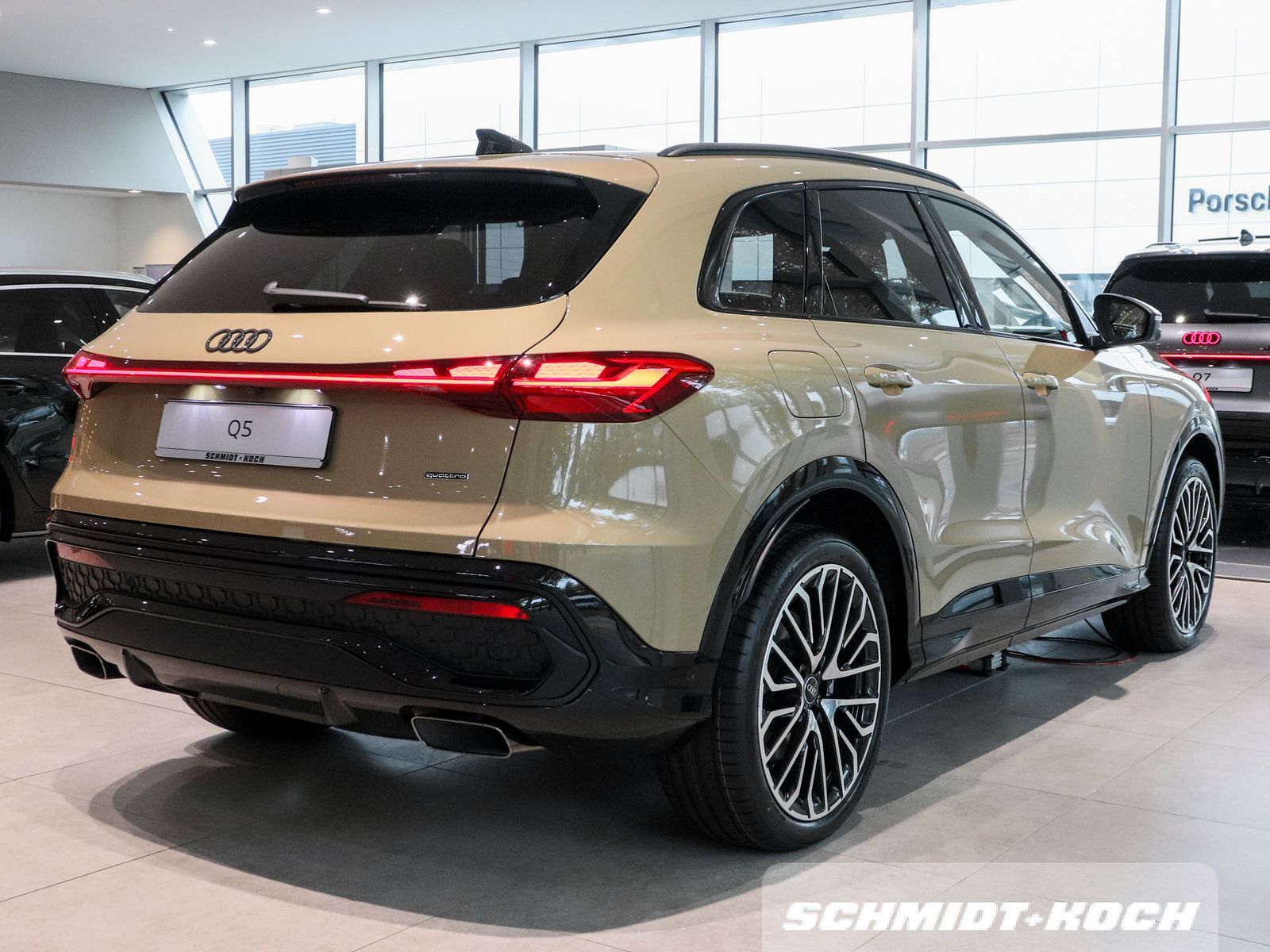Audi Q5 SUV edition one mit Akzenten magnesiumgrau imagem 3