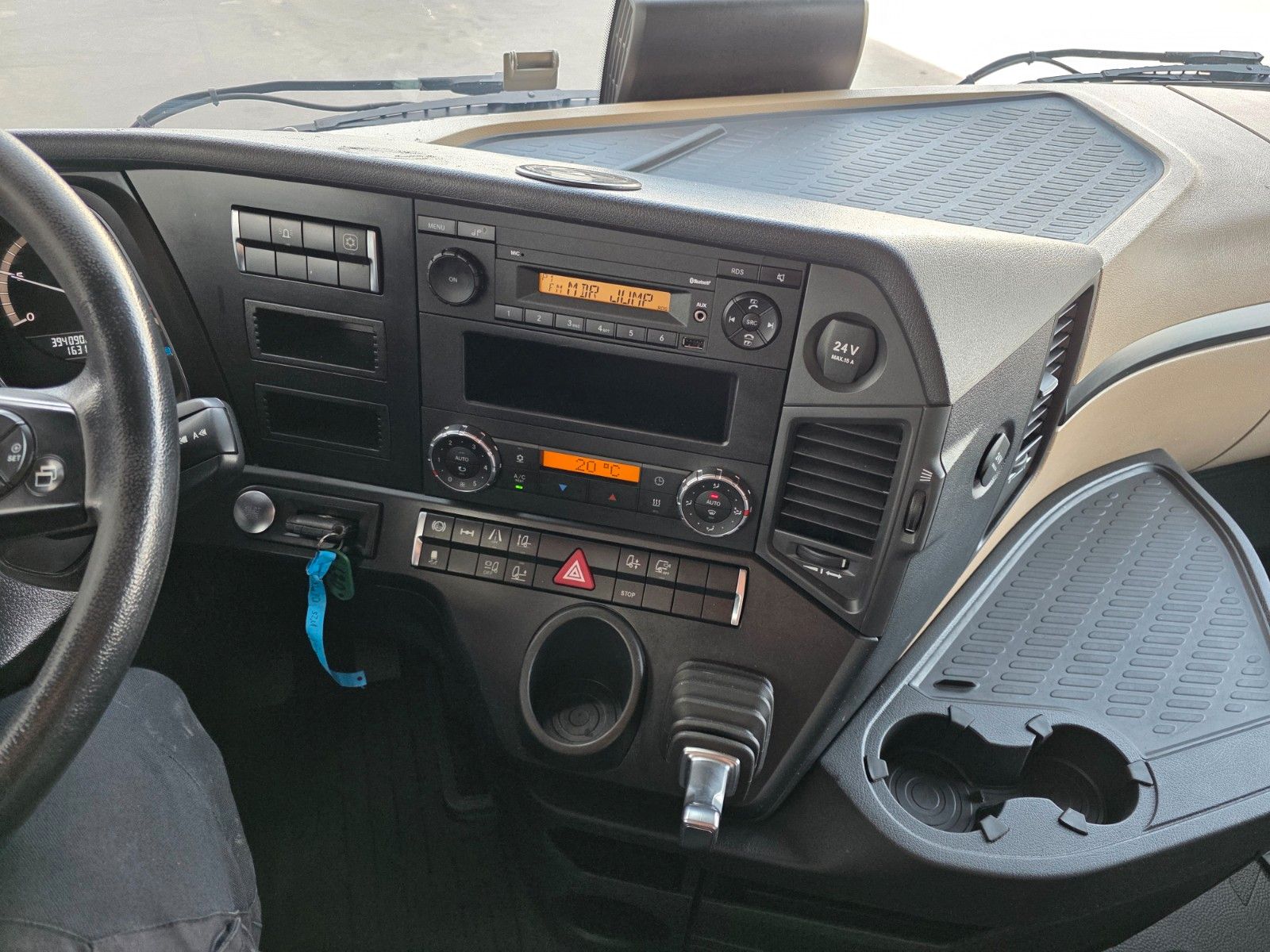 Fahrzeugabbildung Mercedes-Benz Actros 1851 LSnRL Hubsattelplatte Retarder