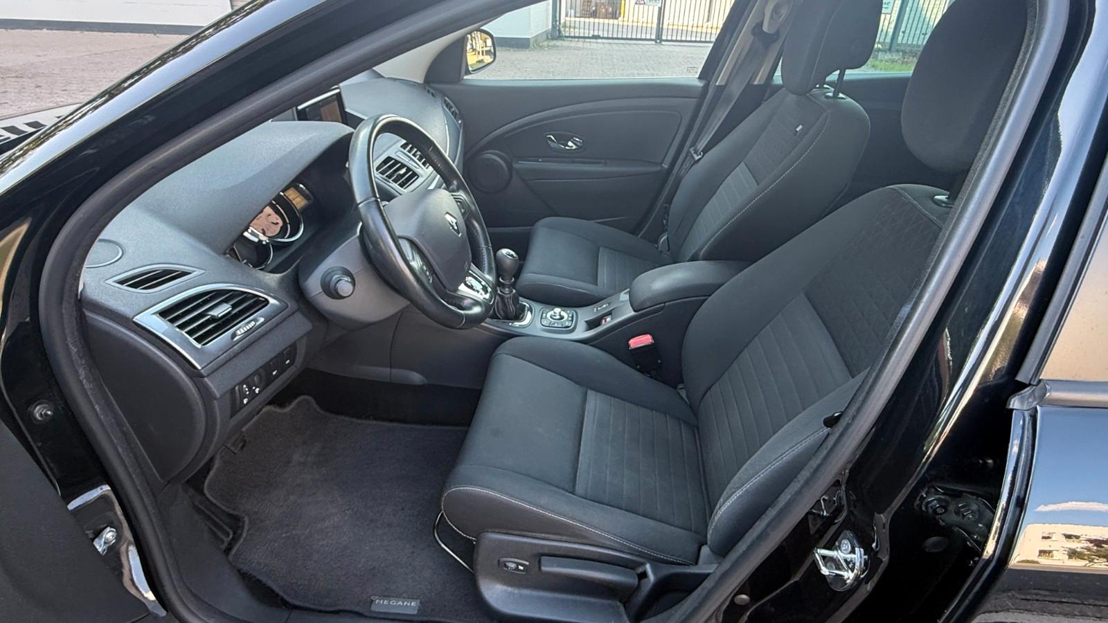 Renault Megane 2015 — photo 10
