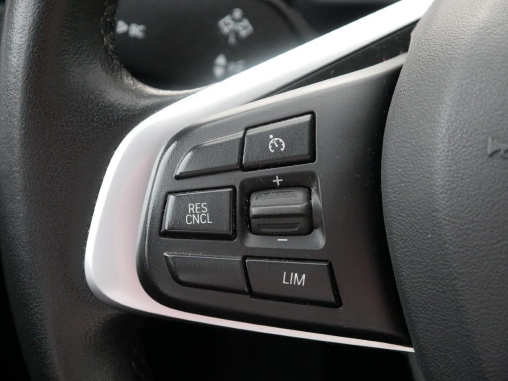 BMW X1 sDrive 20 i xLine LED Navi Kamera Sitzheizung