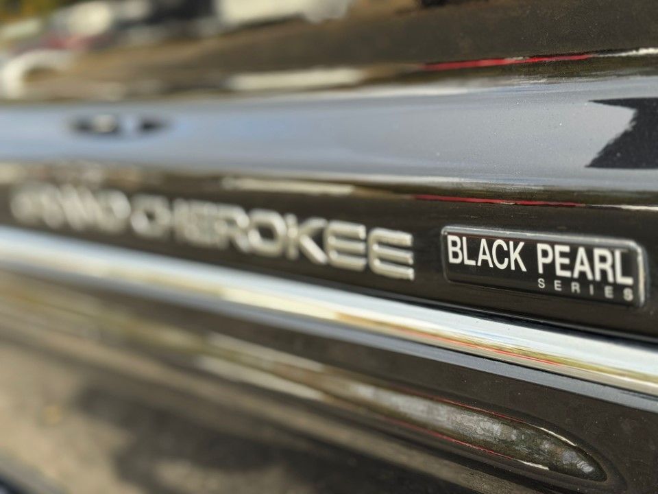 Fahrzeugabbildung Jeep Grand Cherokee 4.7 Overland Black Pearl Series