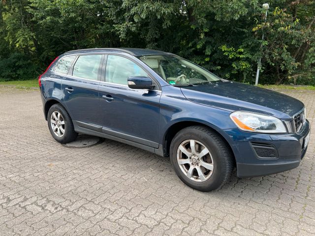 Volvo XC60 Allrad 215 Automatik Ahk tolles...