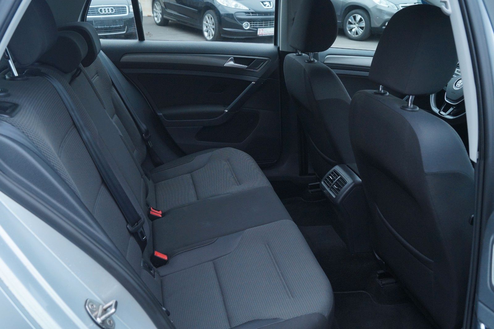 Fahrzeugabbildung Volkswagen Golf VII Lim. Comfortline BMT