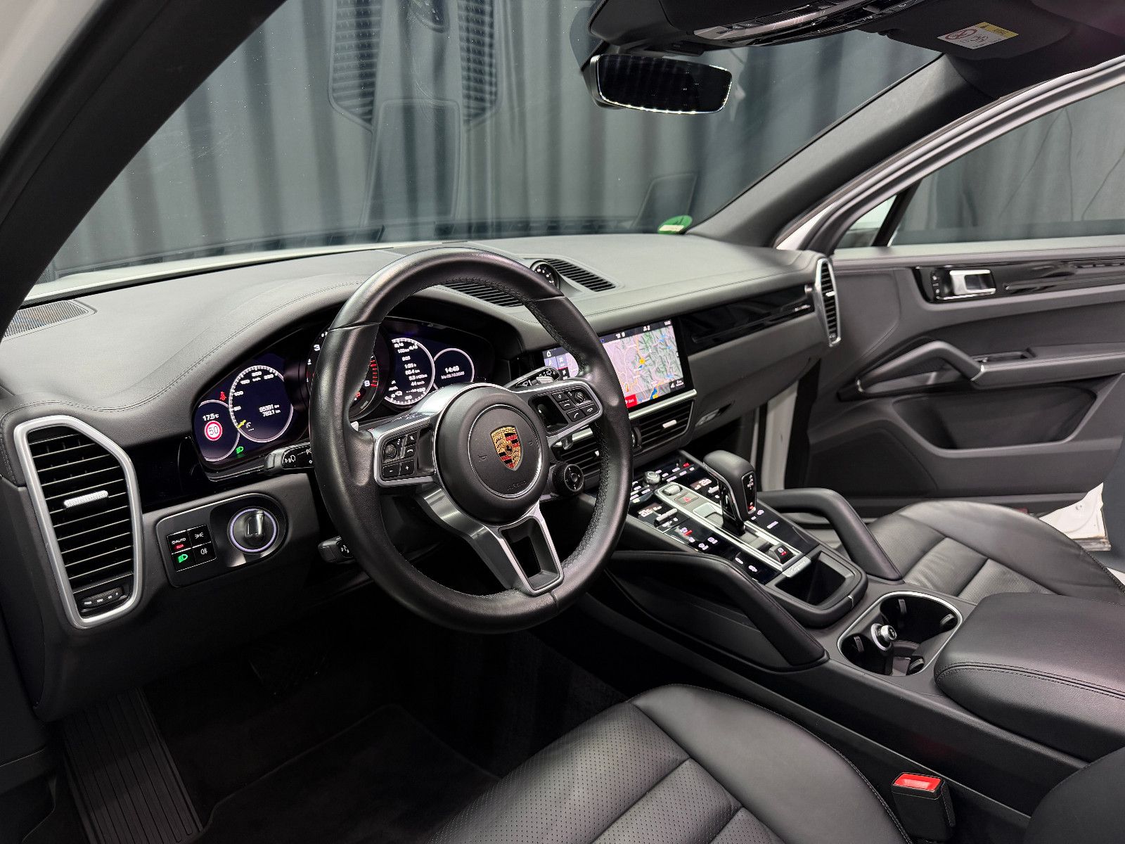 Fahrzeugabbildung Porsche Cayenne E-Hybrid|PANORAMA|SPORT-CHRONO|ACC