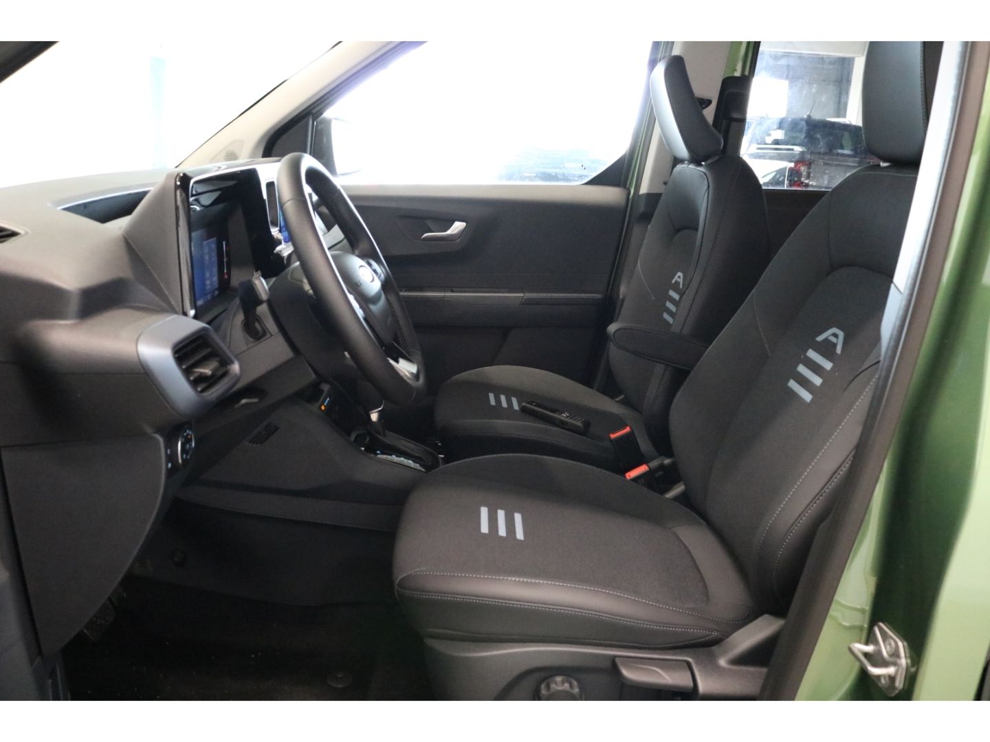 Fahrzeugabbildung Ford Tourneo Courier Active AUTOMATIK,