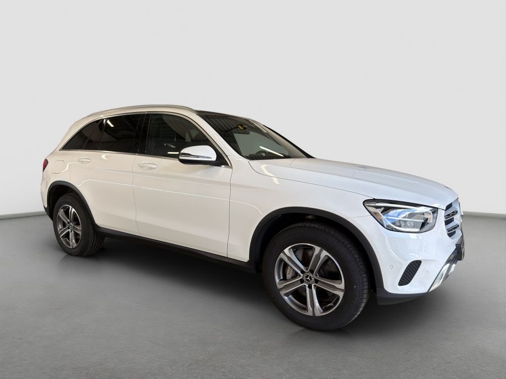 Fahrzeugabbildung Mercedes-Benz GLC 300 e 4MATIC AMG innen*OFF-ROAD aussen*LED
