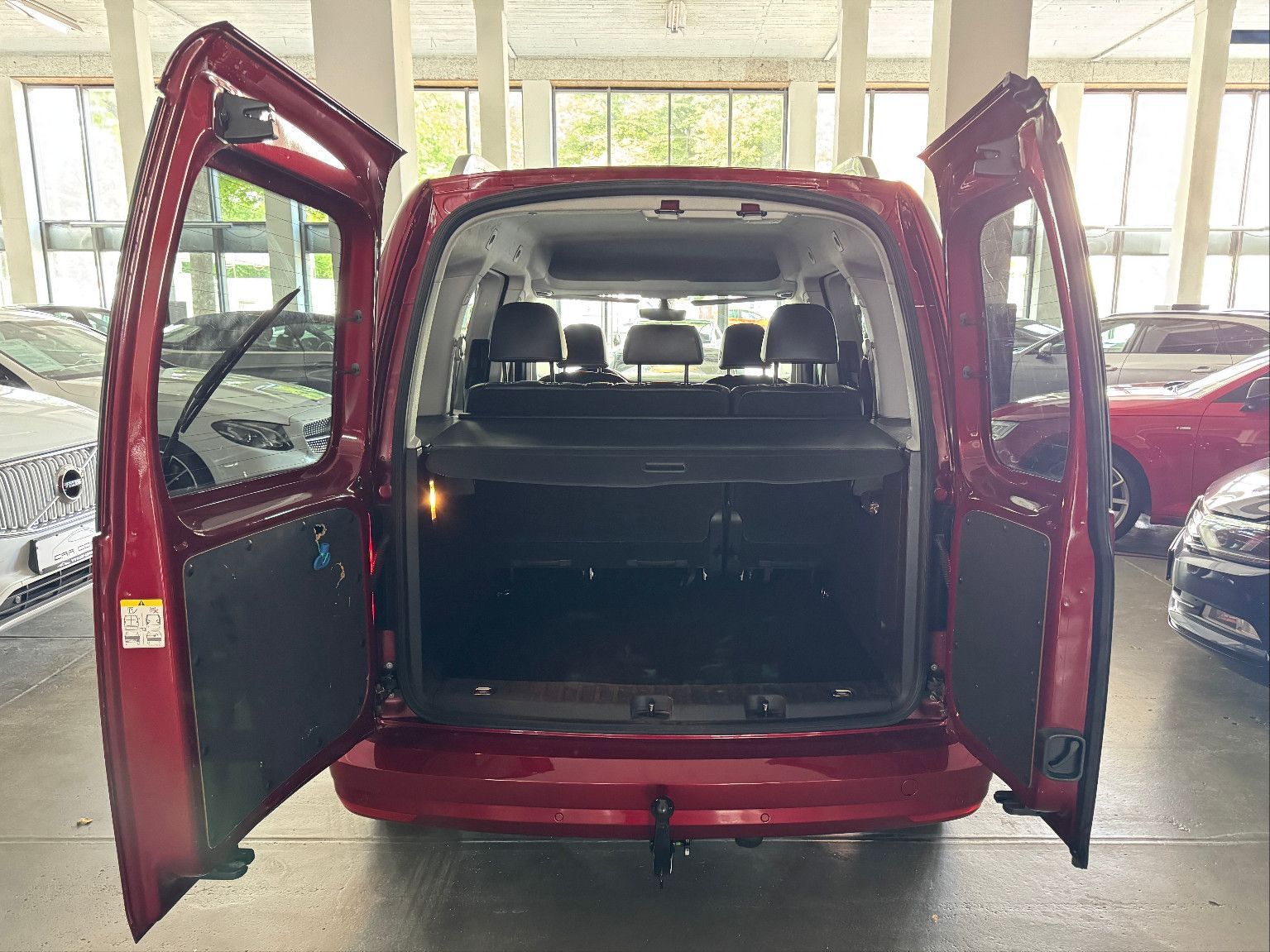Fahrzeugabbildung Volkswagen CADDY MAXI 1.4 TGI HIGHLINE SPORTPAKET ACC VOLL