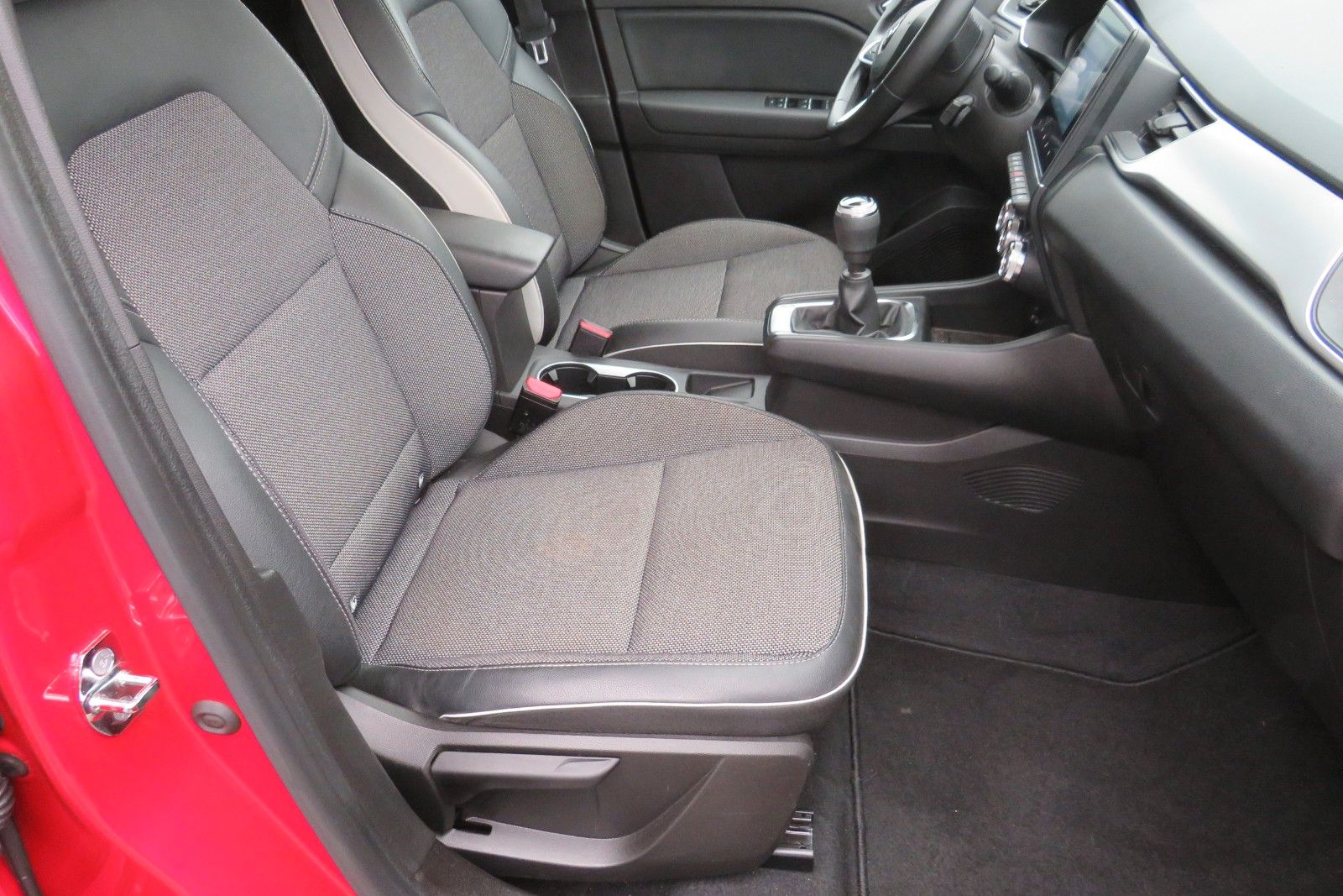 Fahrzeugabbildung Renault Captur II "INTENS" AHK NAVI 18` KAMERA SITZH.