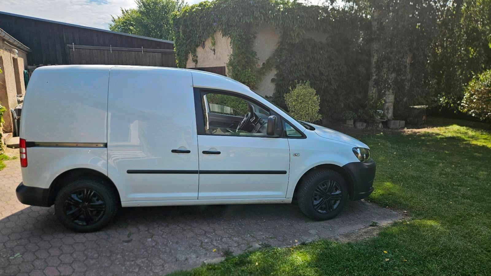 Volkswagen Caddy 2011 — rear view