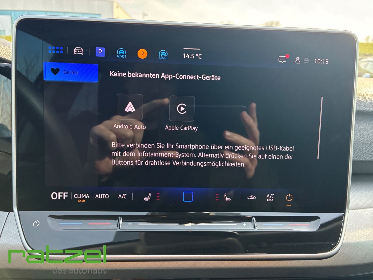 Fahrzeugabbildung Volkswagen Golf Variant 1.5 eTSI DSG Life  LED ACC Apple Ca