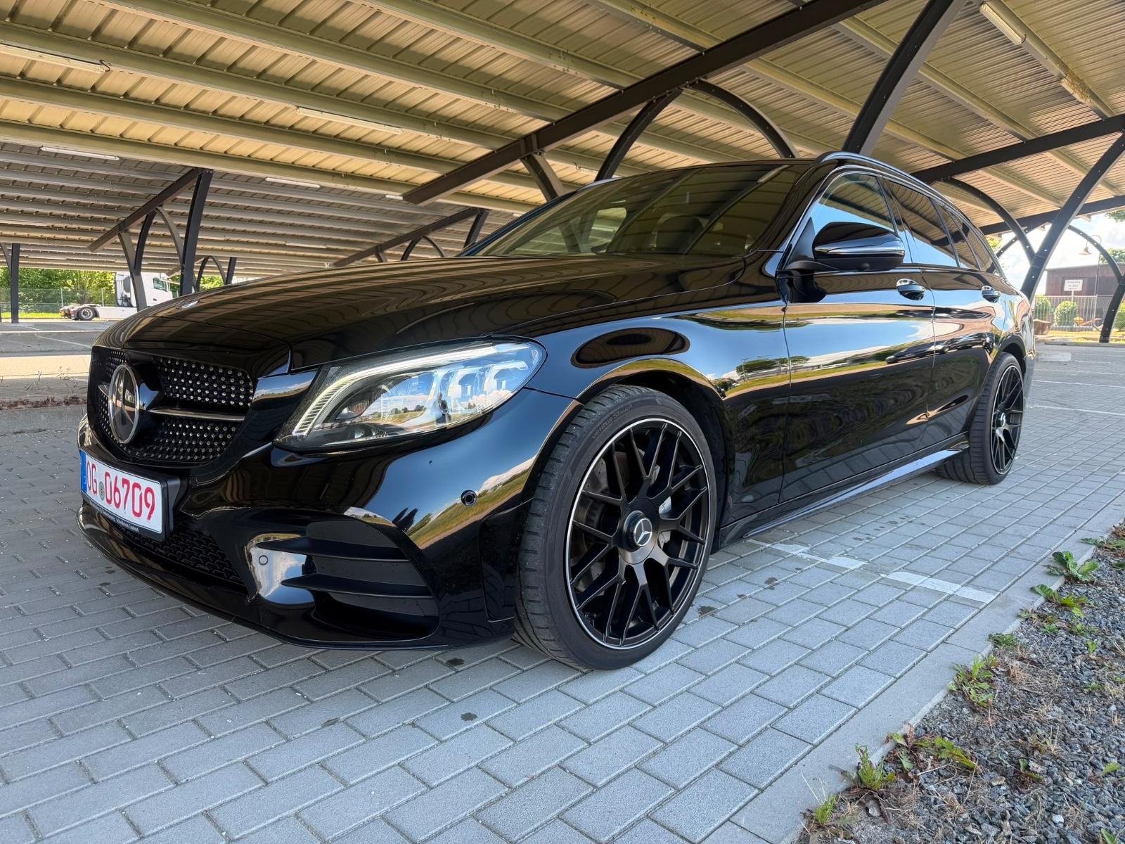 Mercedes-Benz C300 d T AMG PANO AHK 360 KAMERA
