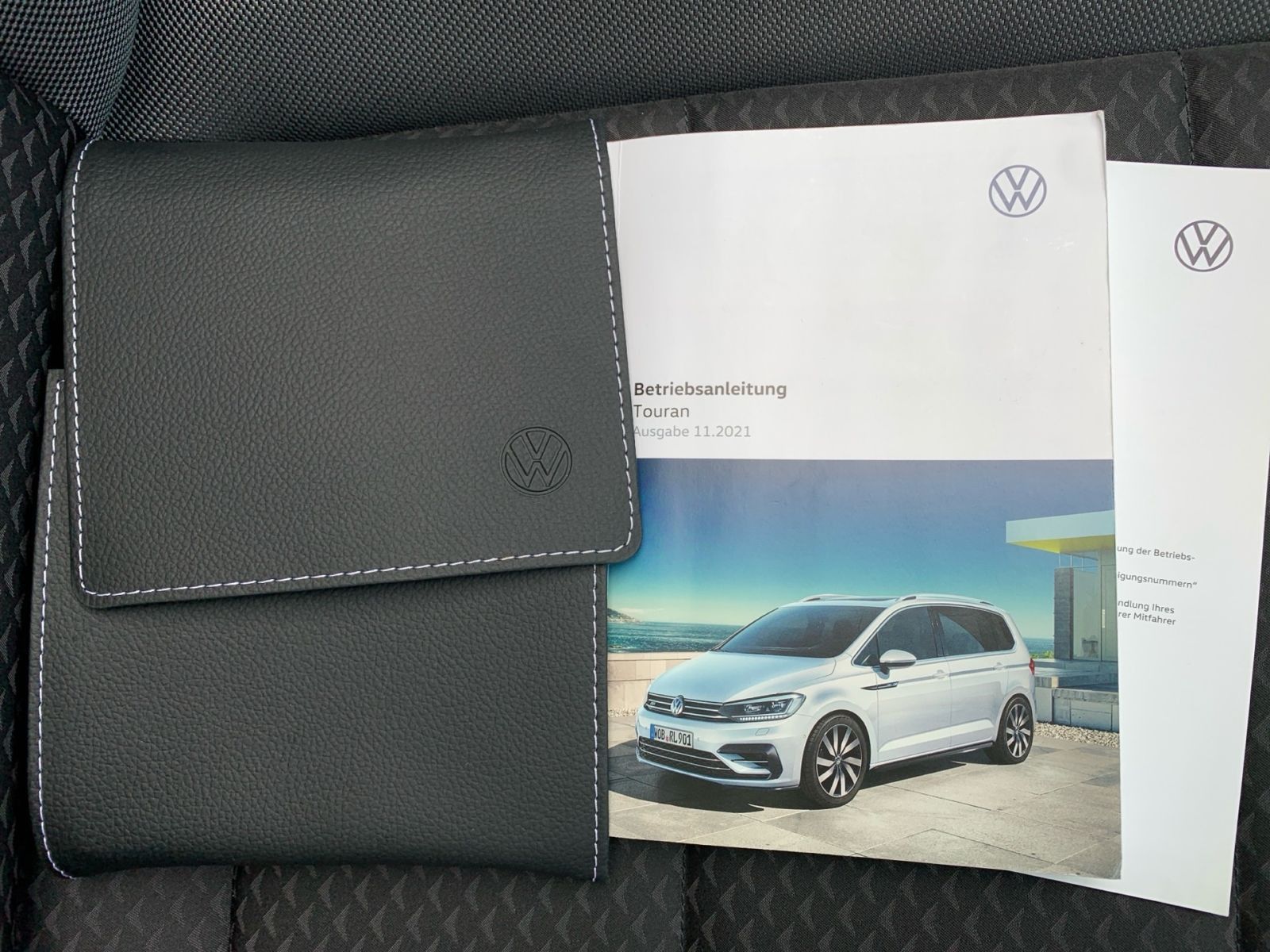 Fahrzeugabbildung Volkswagen Touran 2.0 TDI Active Navi Panorama Dach