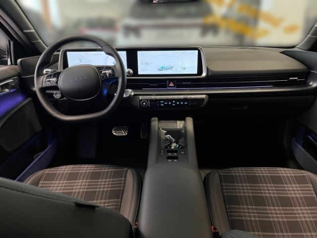 Fahrzeugabbildung Hyundai IONIQ 6 First Edition Elektro 4WD 77 Allrad HUD