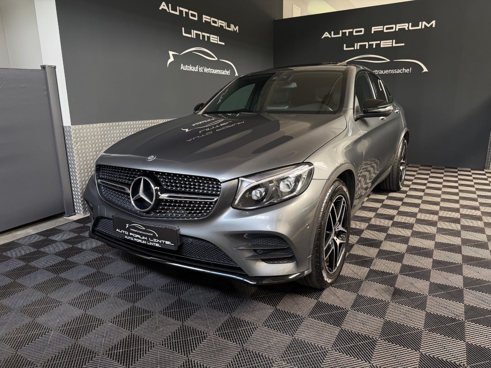 MERCEDES-BENZ GLC 220 d 4Matic Coupe AMG LINE-AHK-LED-