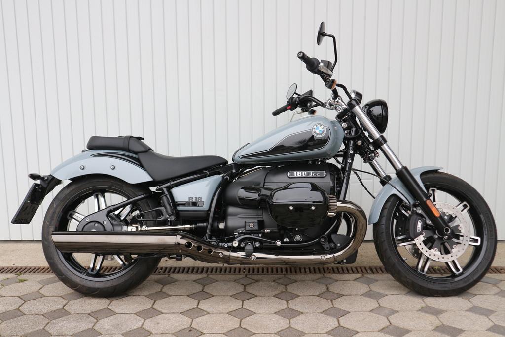 BMW R18 Blacked Out, Vollausstattung