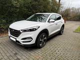 Hyundai TUCSON 2.0 Premium 4WD Vollausstattung