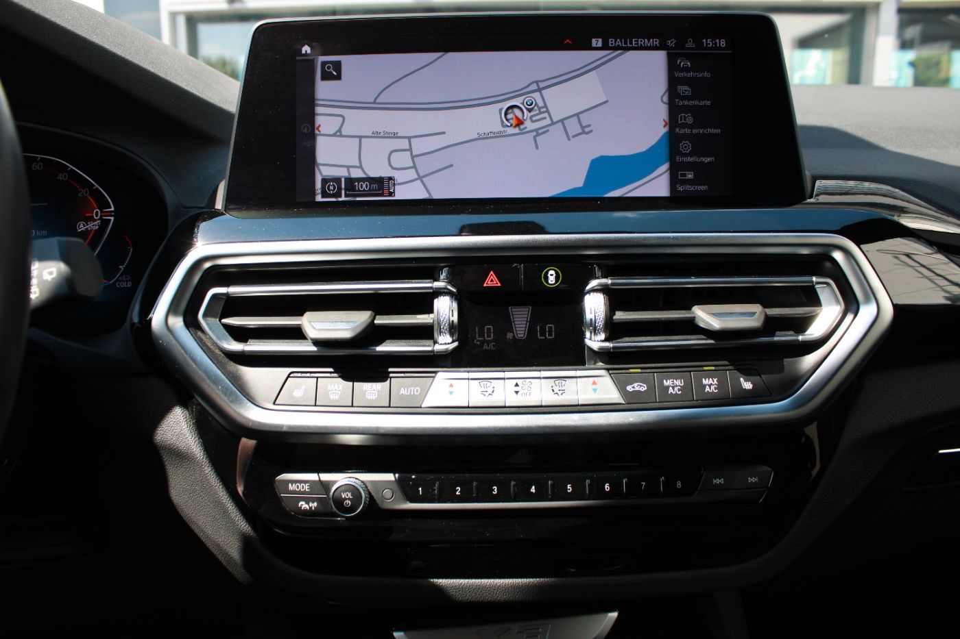 BMW X3 xDrive20d Navi LED Sportsitze AHK Kamera DAB foto 16