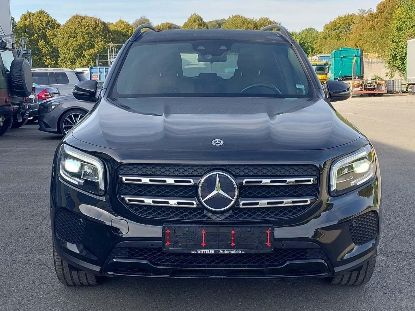 Mercedes-Benz GLB 220
