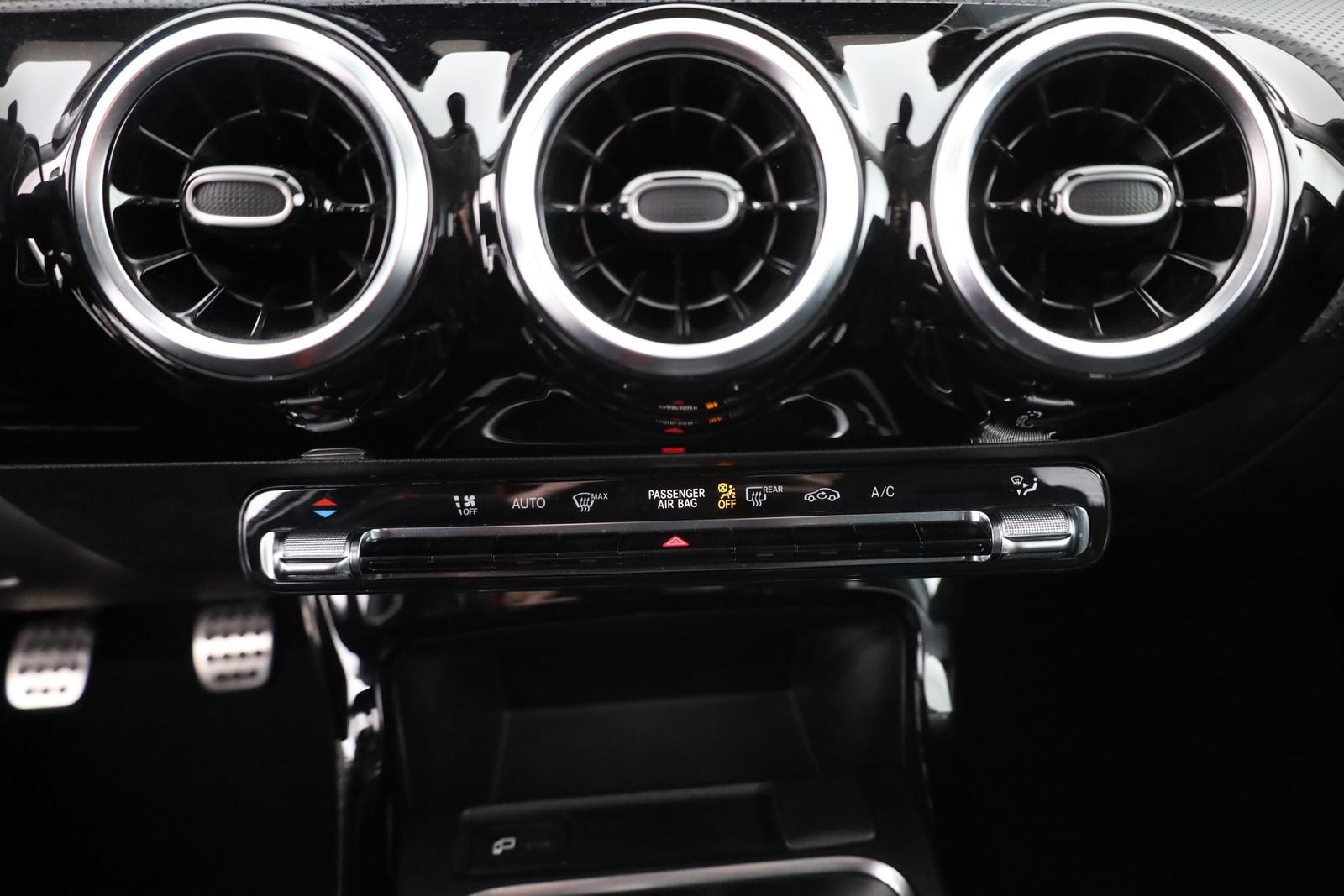 Mercedes-Benz A200 AMG Line LED Navi Sitzheizung Widescreen