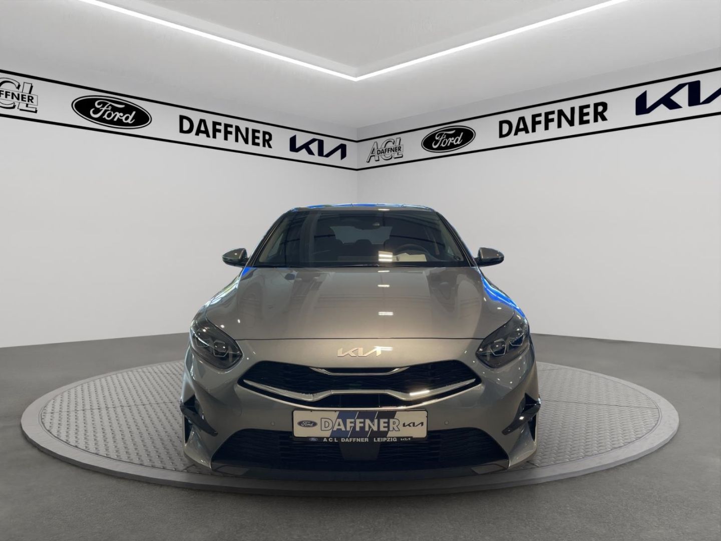 Fahrzeugabbildung Kia Ceed Ultimate SpurhalteASS Tempomat totWinkelASS