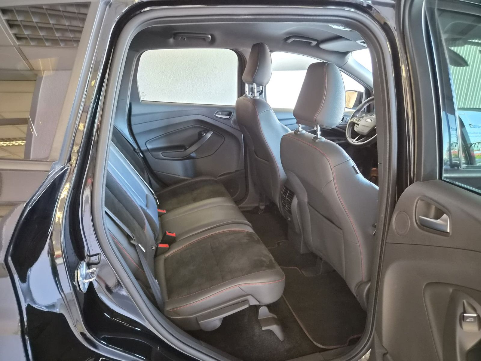 Fahrzeugabbildung Ford Kuga ST-Line/Xenon/GARANTIE/1. HAND