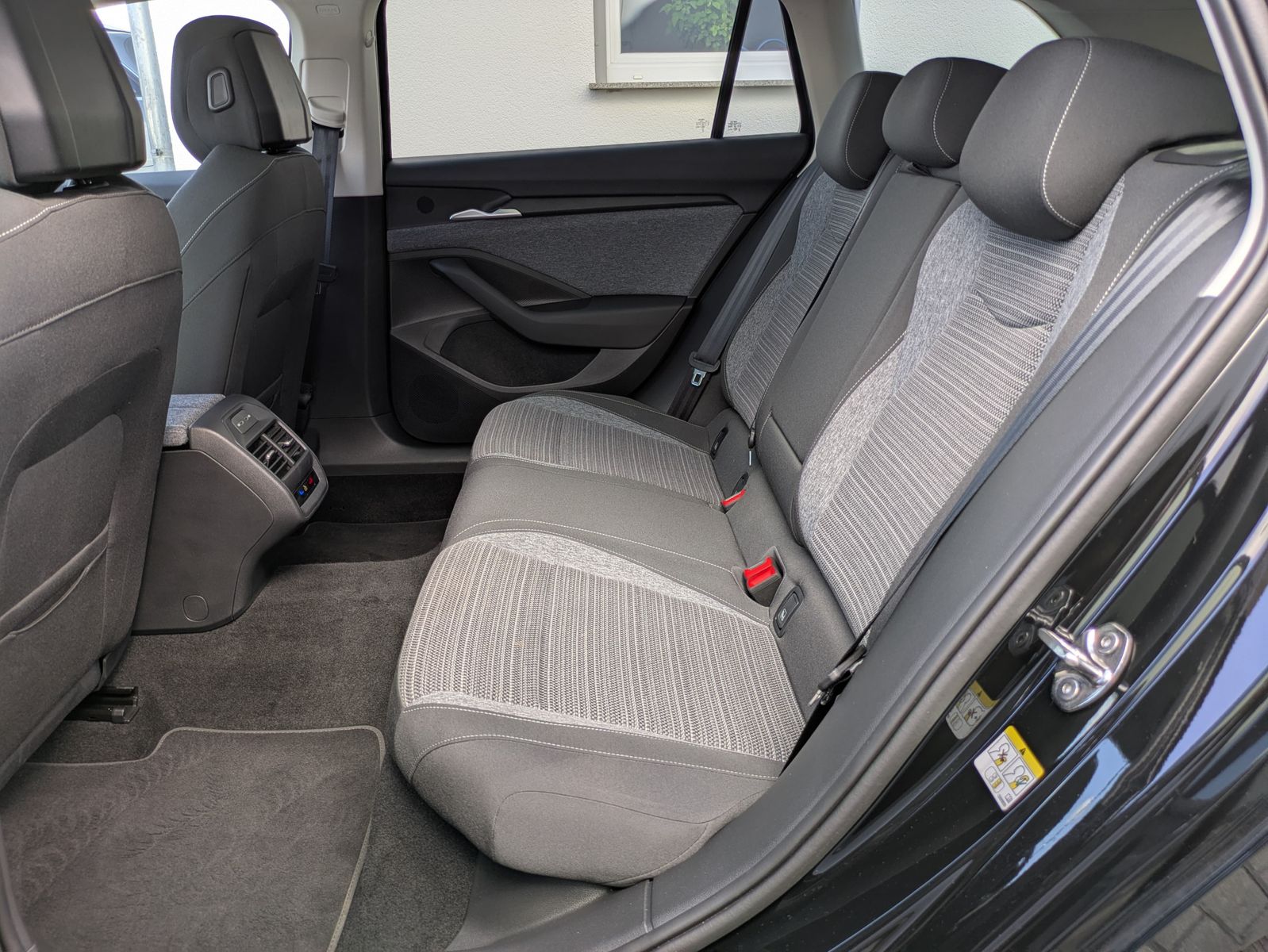 Fahrzeugabbildung SKODA Superb 2.0 TDI 4x4 Selection MATRIX*AHK*PANO*19"