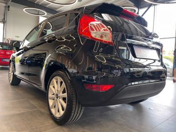 Ford Fiesta Titanium *NAVI*KLIMAAUTOMATIK*SZHZ*